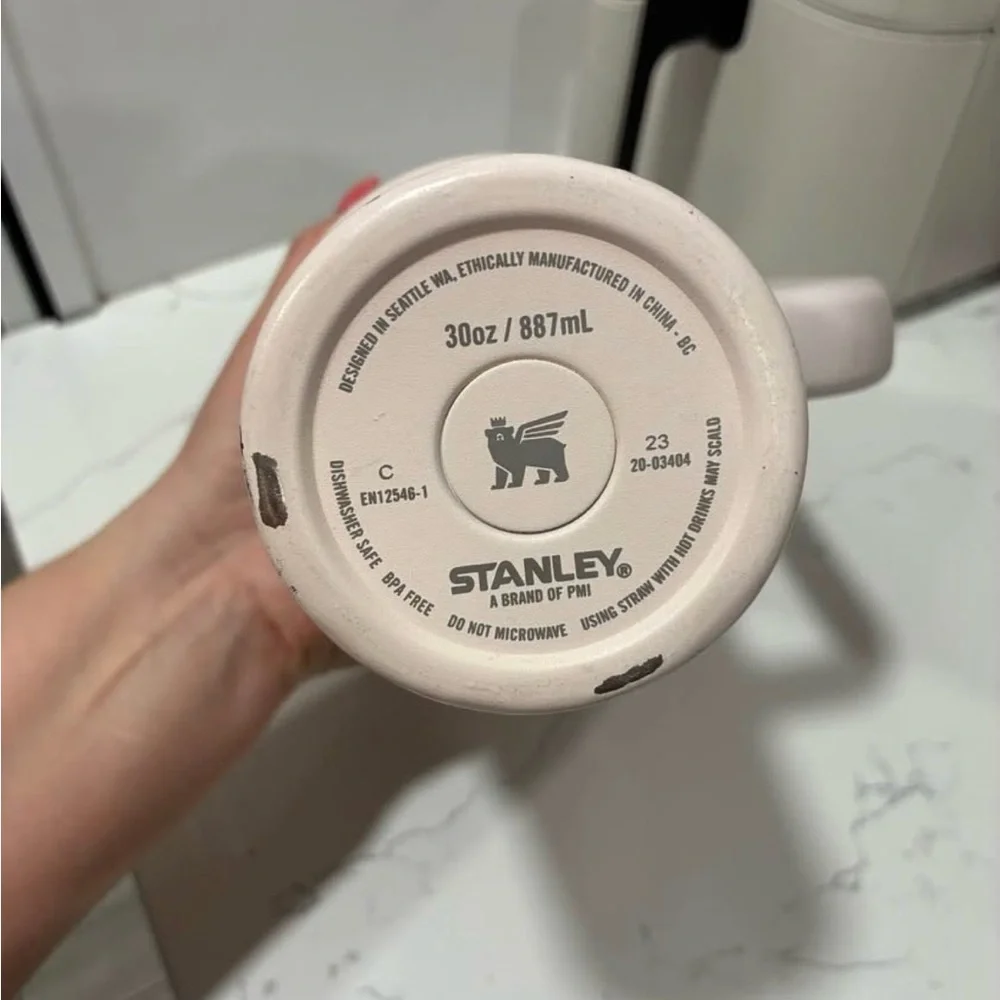 Stanley Light Pink Tumbler with Handle - Picture 3 of 3